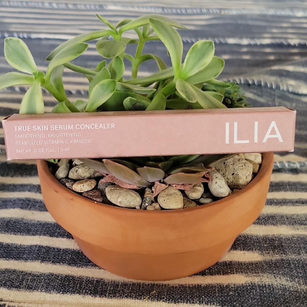 Ilia True Skin Serum Concealer NWT Color SC1.5 Suma